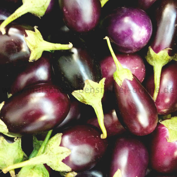 aubergine-frisch-egg-plant-brinjal-baingan-klein-indien aubergine-frisch-egg-plant-brinjal-baingan-klein-indien